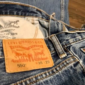Levi’s 550 jeans. EUC. 38 x 29.